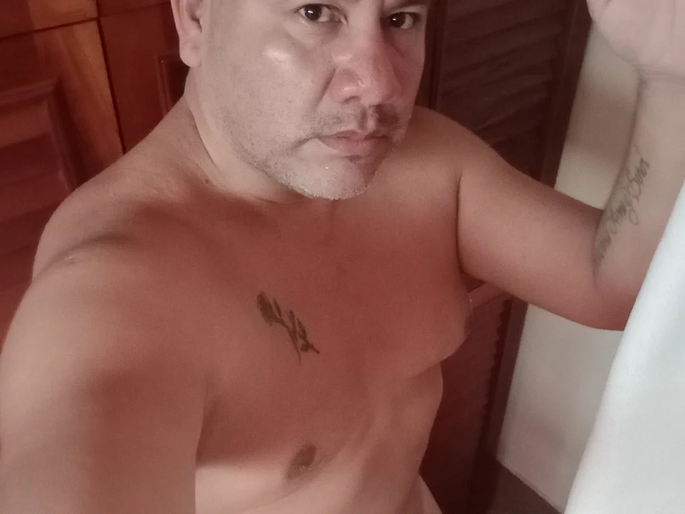 dann4o Adlı Modelin Çevrimdışı Sohbet Odası