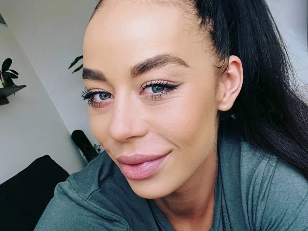 AriaValentina Offline XXX-chat