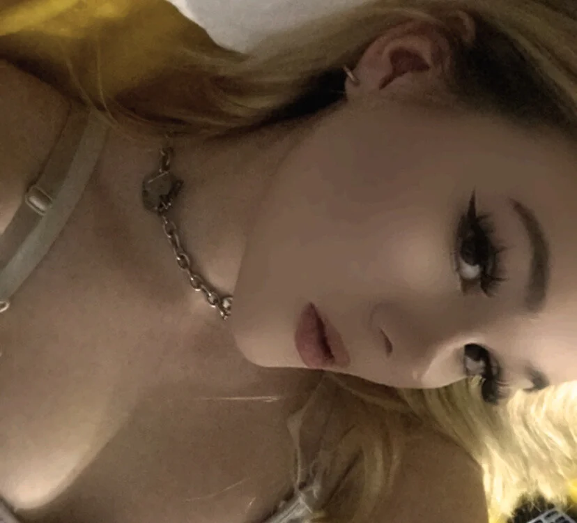 hylezaa's Offline XXX Chat