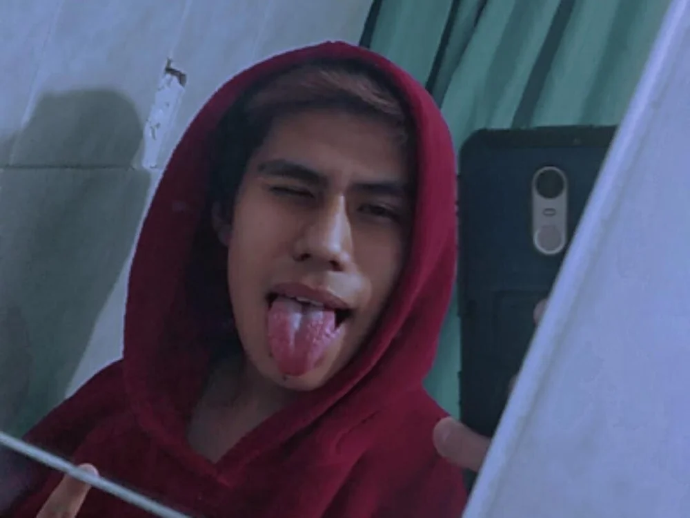 alalalex_g offline XXX-chatje