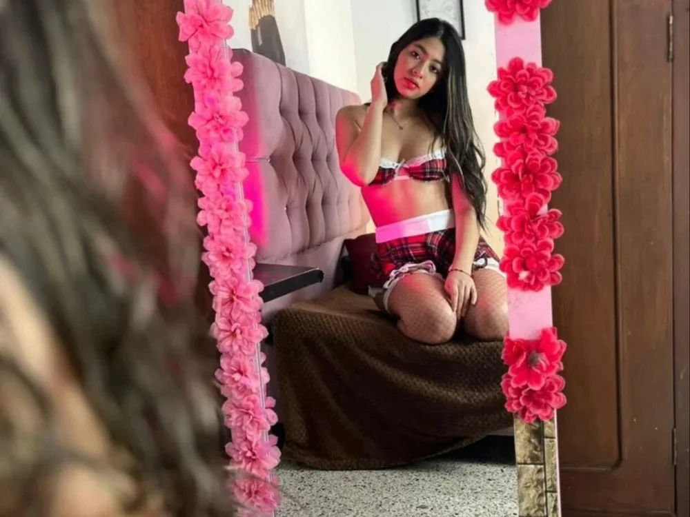 karla_latin_ Chat XXX offline