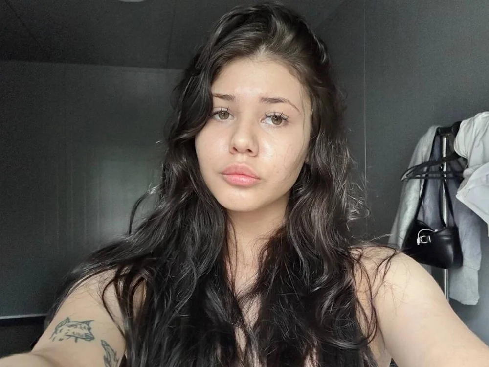 DivinaSaunders Adlı Modelin Çevrimdışı XXX Sohbeti