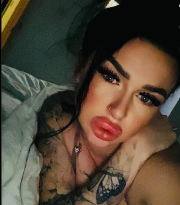 Offline XXX chat modela Sexyshe_13