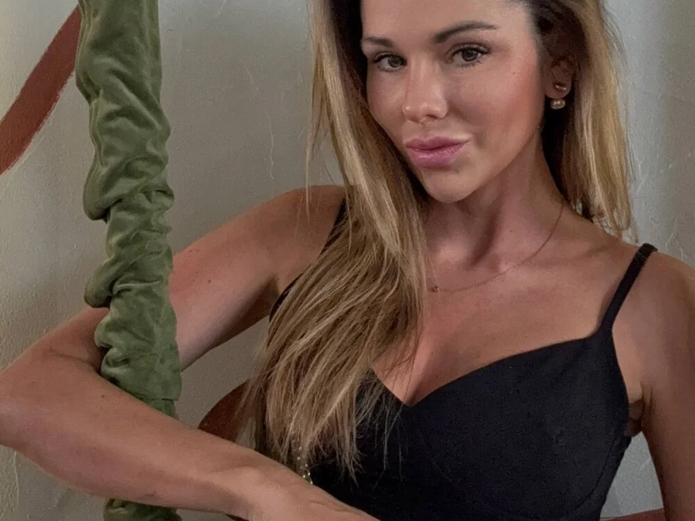 KissableKira Offline XXX Chat