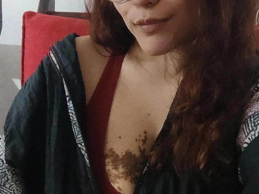 missgala1's Offline Chat Room