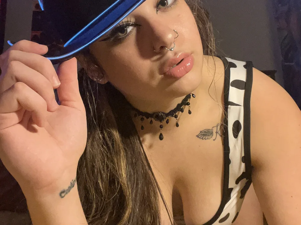Skittykittytitty's Offline Chat Room