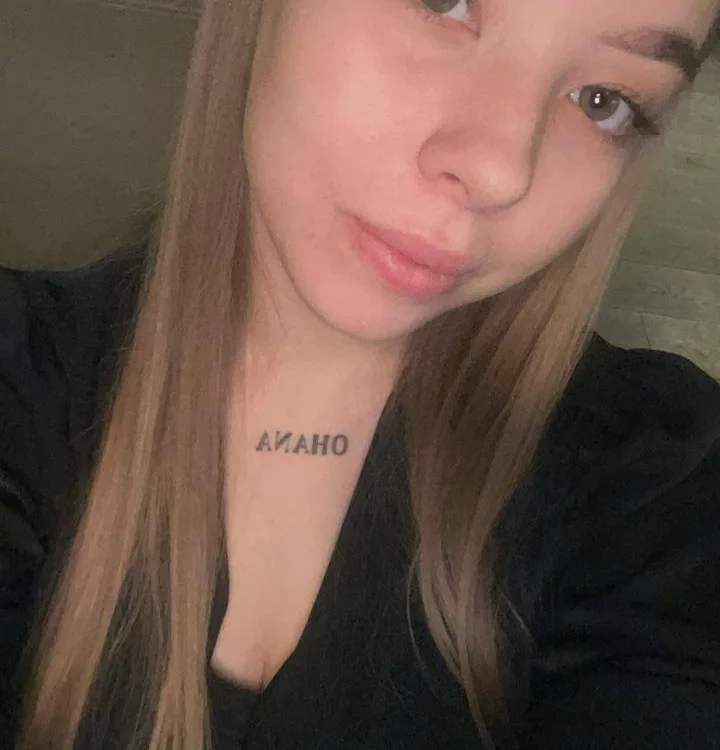 dina_close's Offline Chat Room
