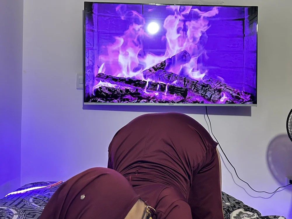 Mouna_Fara's Offline Chat Room