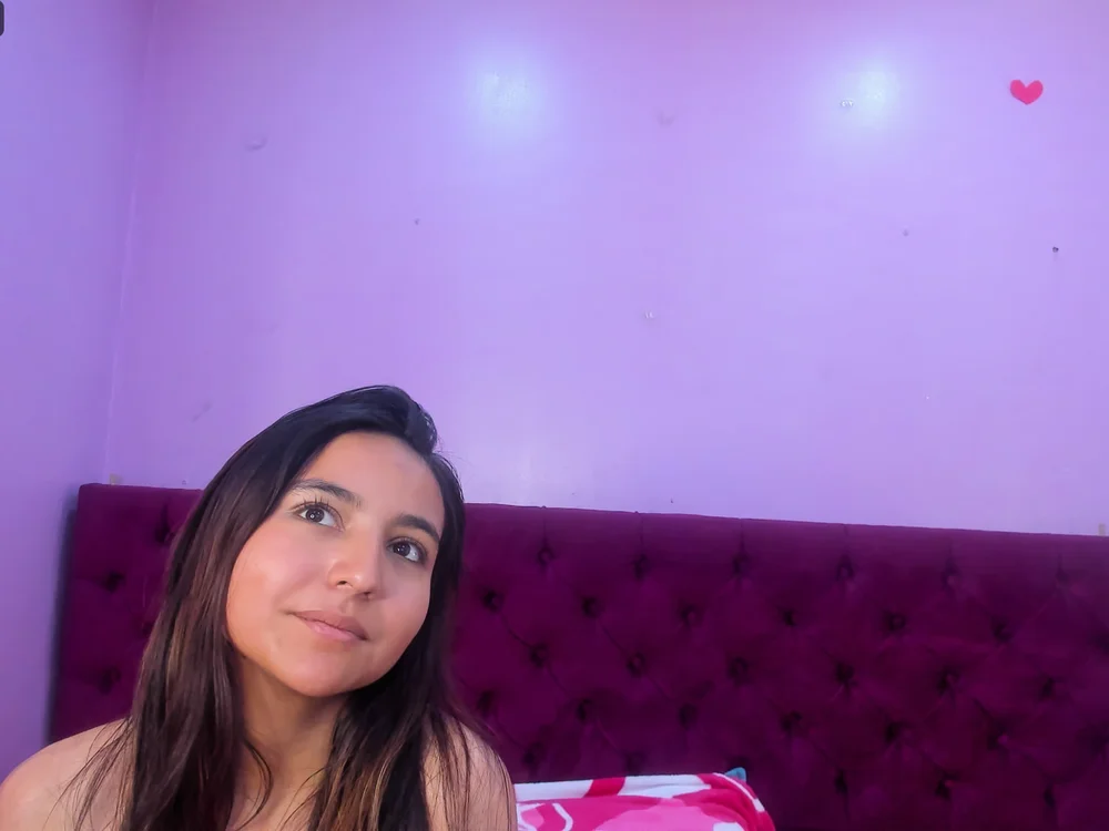 MeggannFoxx offline chatrum
