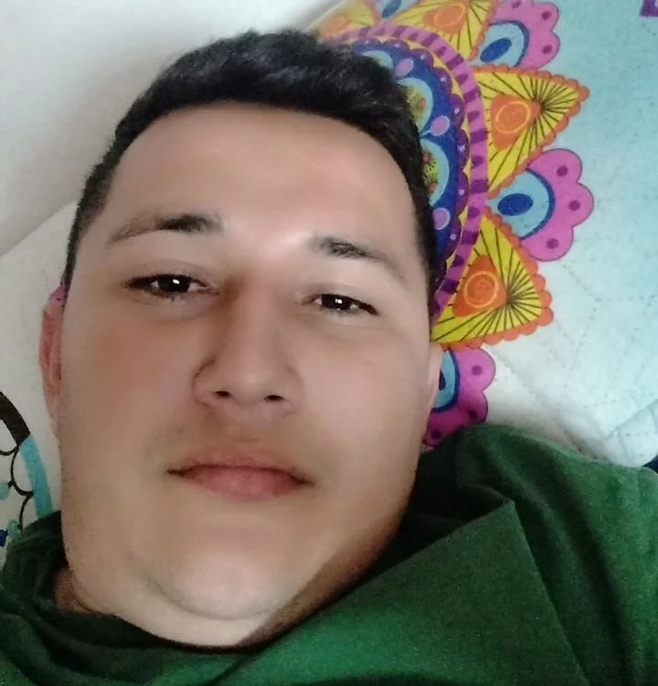 Kkjjjjnbbj's Offline Chat Room