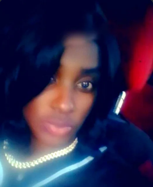 Freaky_Diamond's Offline XXX Chat