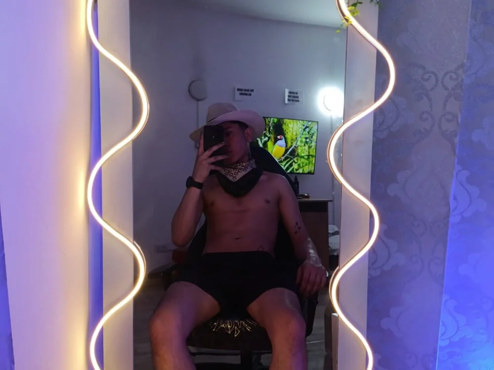 estefan_tay – Offline XXX chat