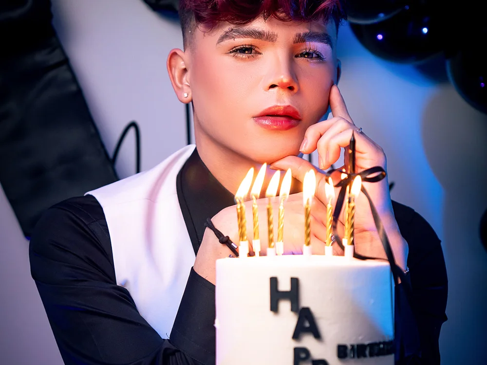 צ'אט XXX לא מקוון של PRINCE_STEV