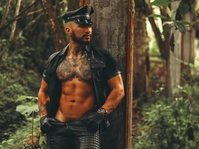 billyMayer_ offline XXX-chat