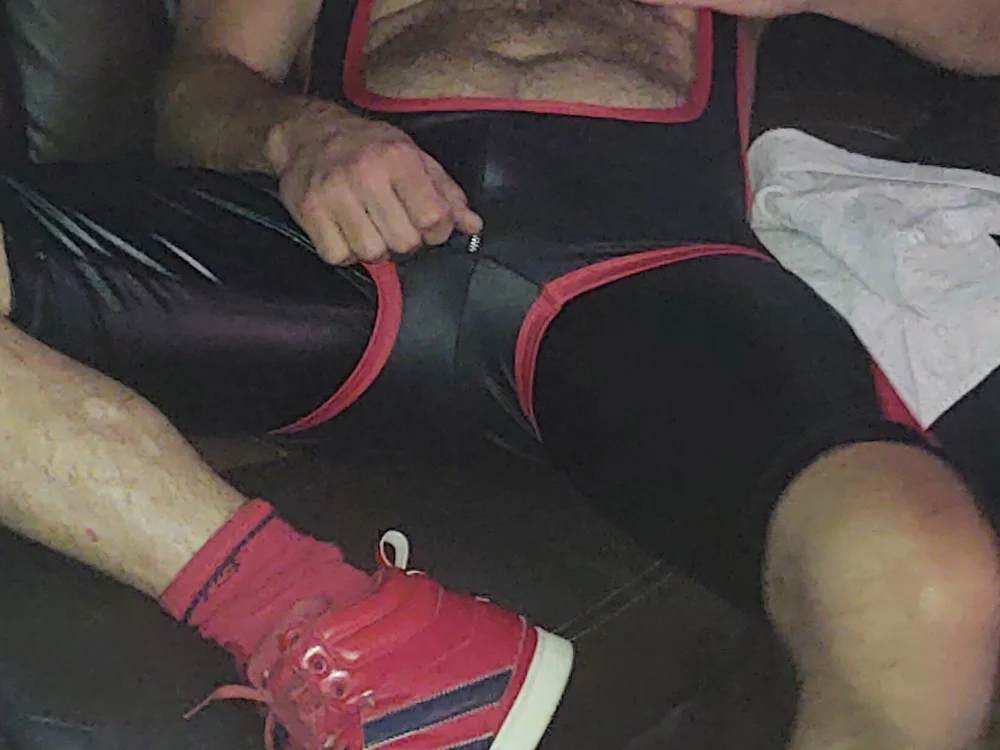 77kwill72@xh's Offline XXX Chat