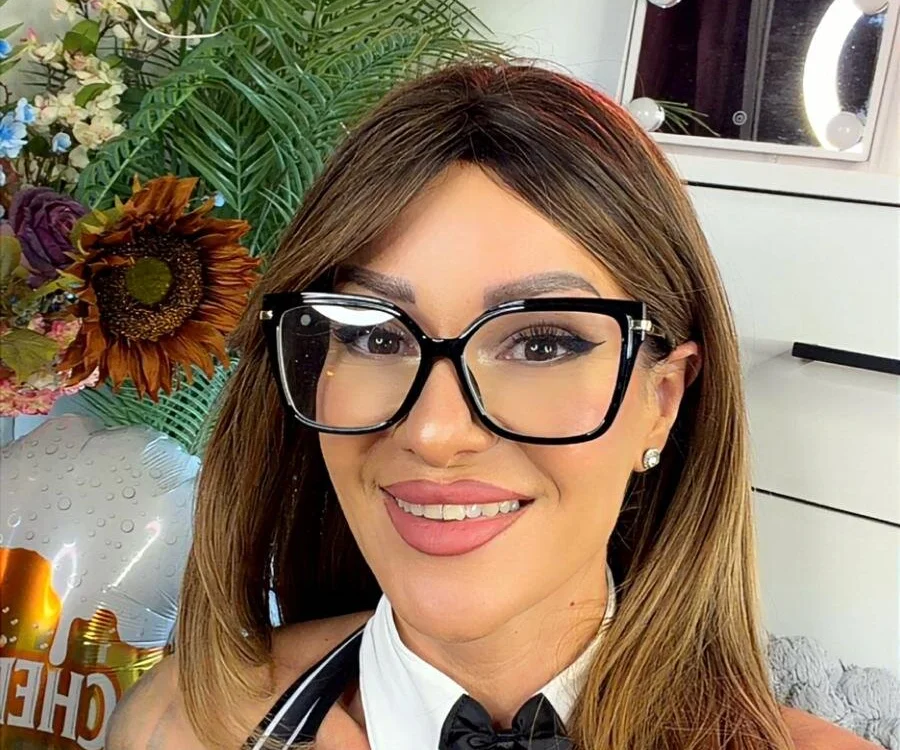 LuxeAllure's Offline XXX Chat