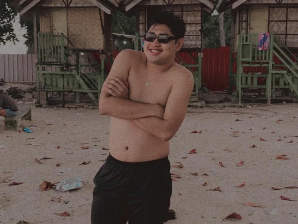 nakedmarco17's Offline XXX Chat