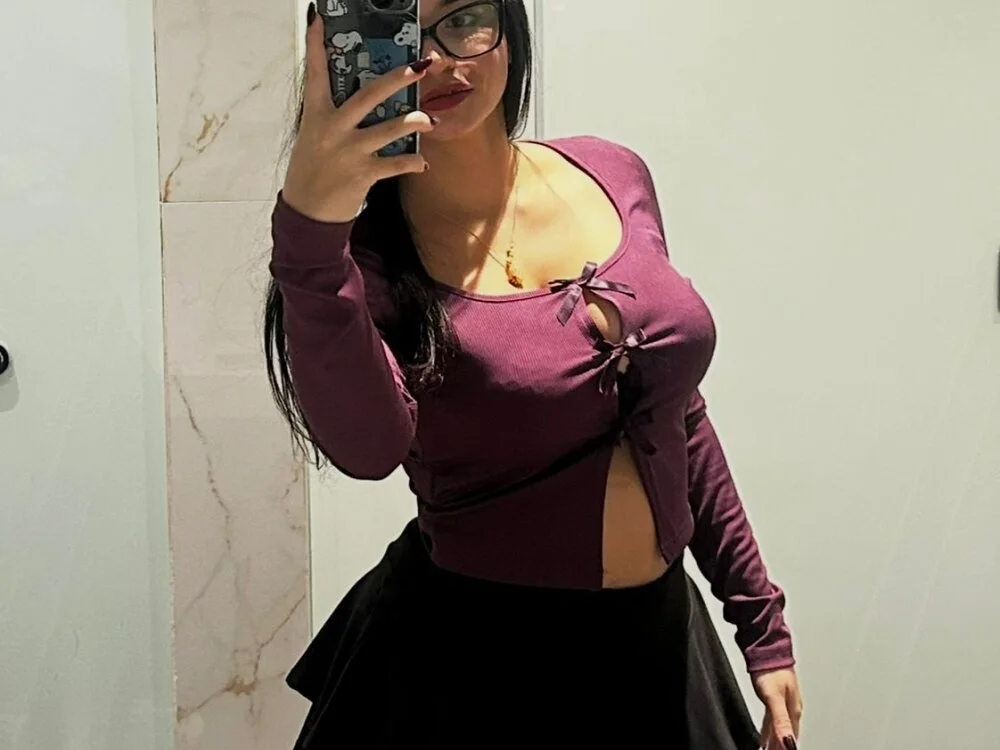 cayla_jonnes অফলাইন XXX চ্যাট