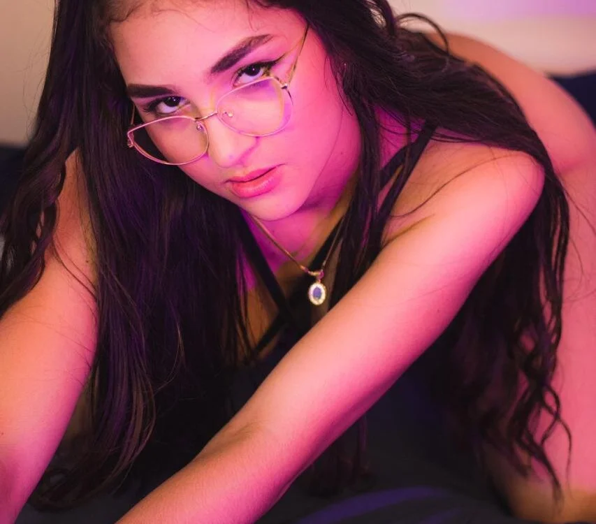lya__parker – Offline chatovacia miestnosť