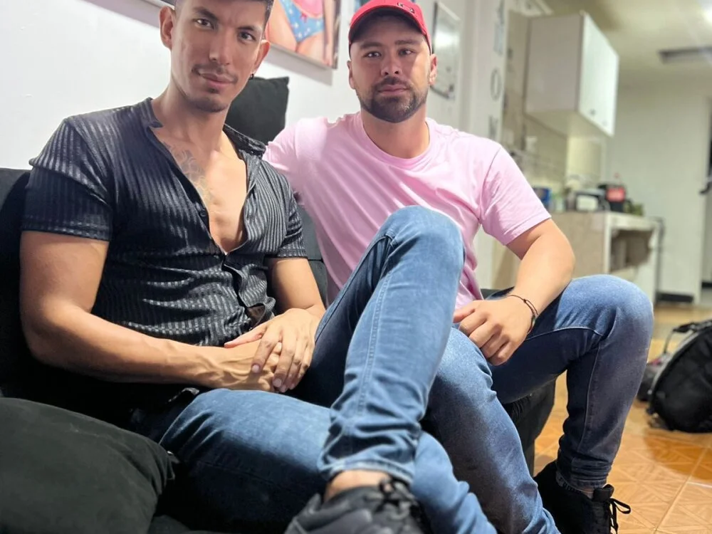 JustinAndTiago25 Chat XXX offline