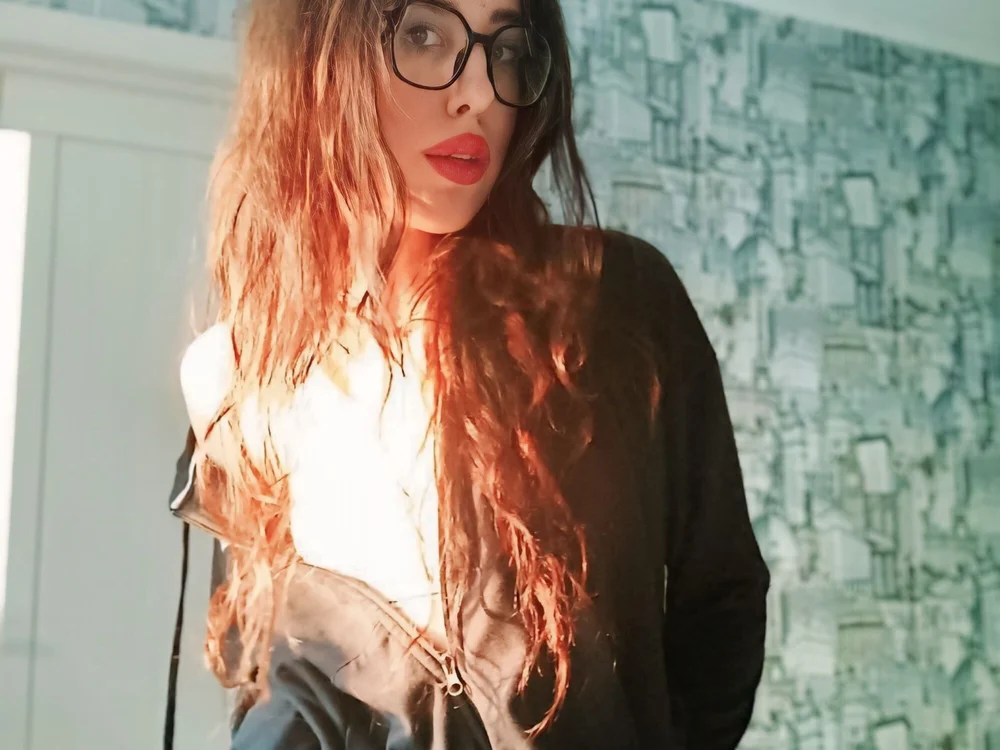 ColleneImm's Offline Chat Room