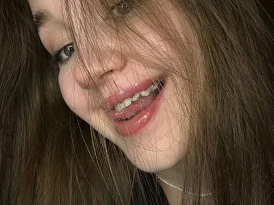 AmiLewis 離線 XXX 聊天