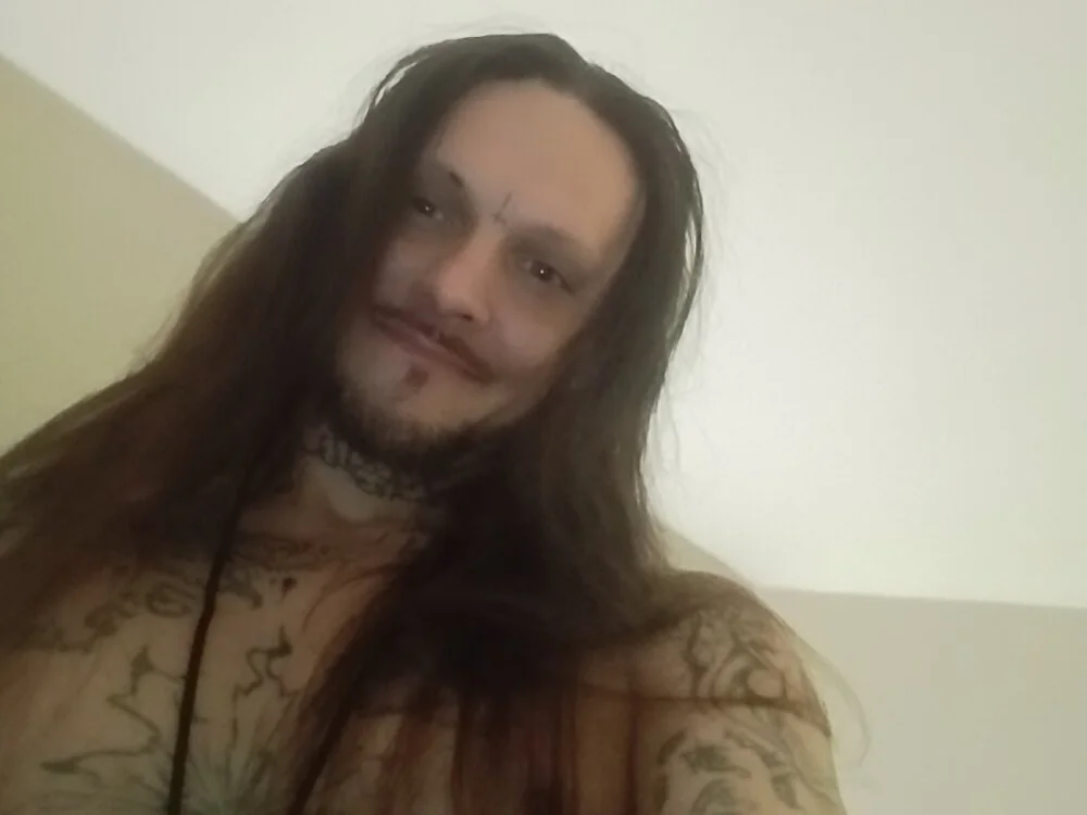 nuthead69 離線 XXX 聊天