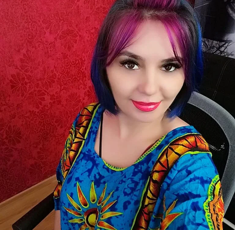 DilaDreams' Offline Chat Room