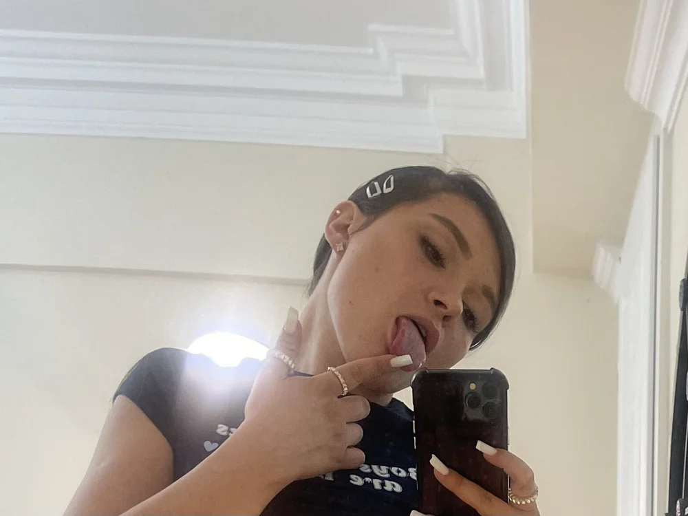 SelenaAllure offline XXX-chat