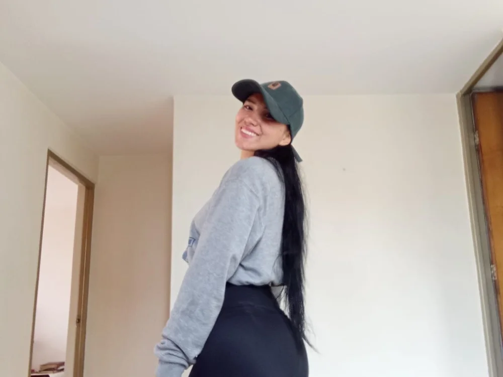 kandy_caramelo_ch's Offline XXX Chat