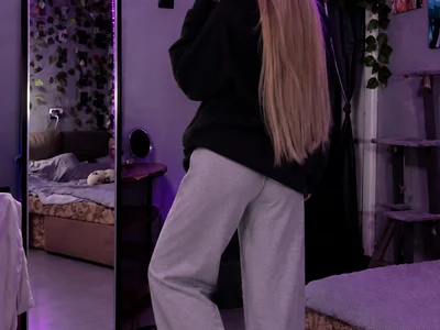 ArianaVellor - Girl 