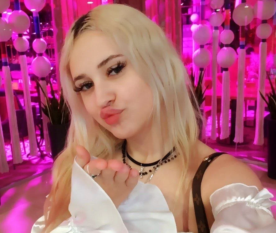 LaslyAngel's Offline XXX Chat