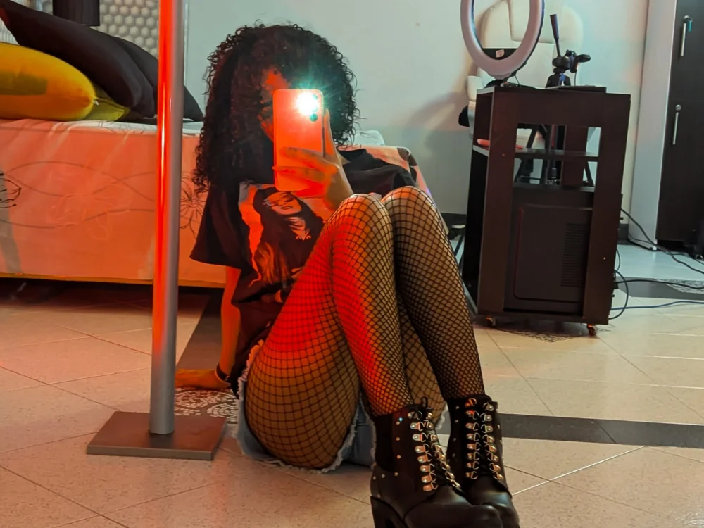 Abbi_gh offline chatrum