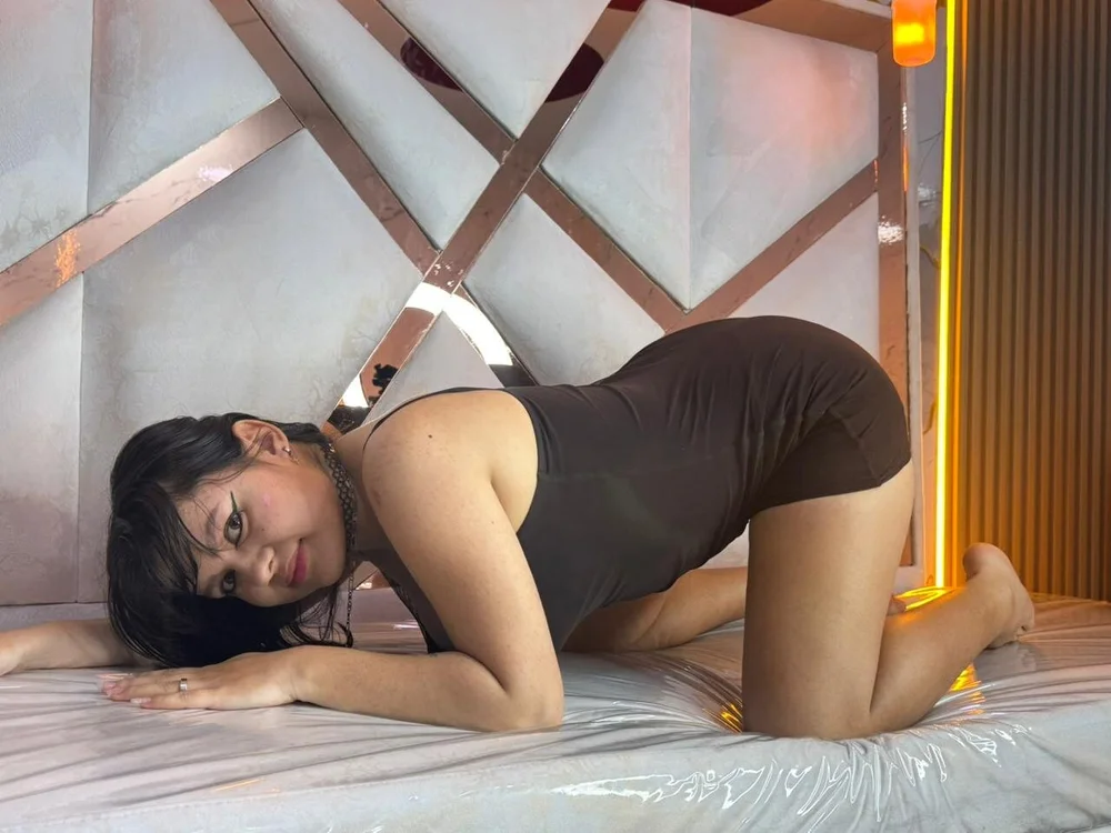 Amara_tf Offline XXX-Chat