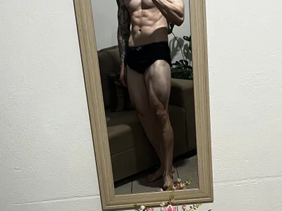 Cubanotatuado Male Flexing Nude Webcam