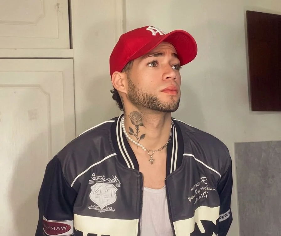 Daniel_huge22 Chat XXX offline