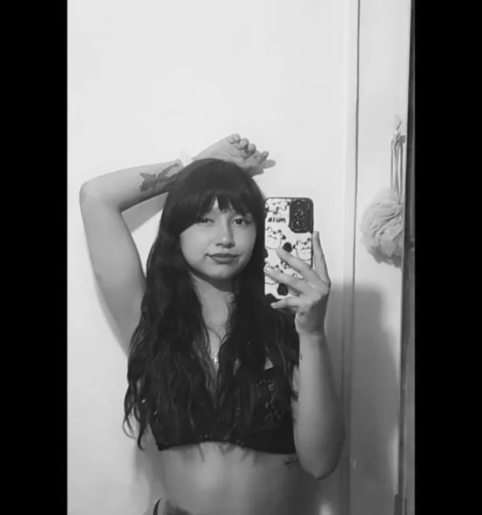 Skinny_queen_20's Offline Chat Room
