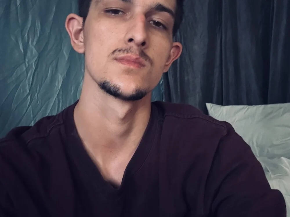 RickyRomero602's Offline XXX Chat