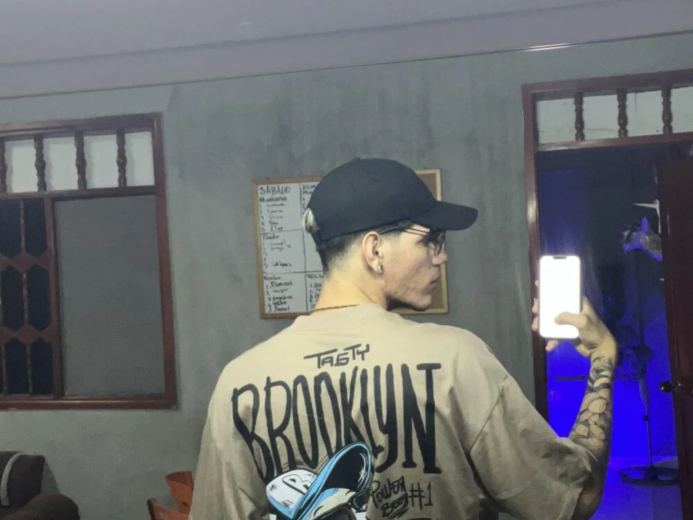 david_huge – Offline XXX chat