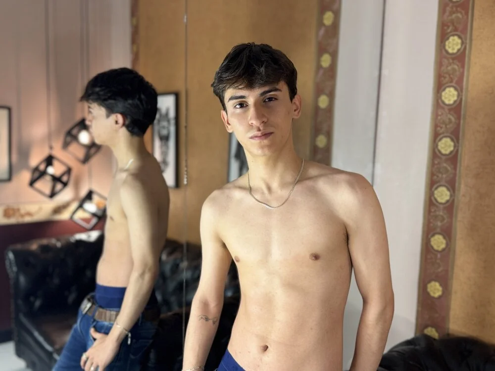 دردشة RoberthAlv الجنسية دون اتصال