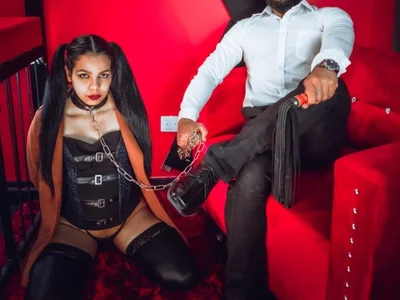 August-Sophie profile