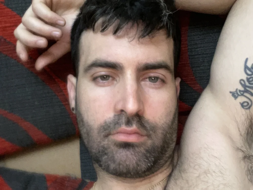 JulioCeballos1995's Offline XXX Chat