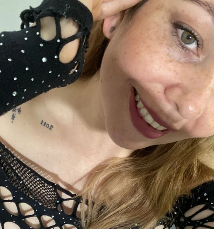 sara_taffy's Offline XXX Chat