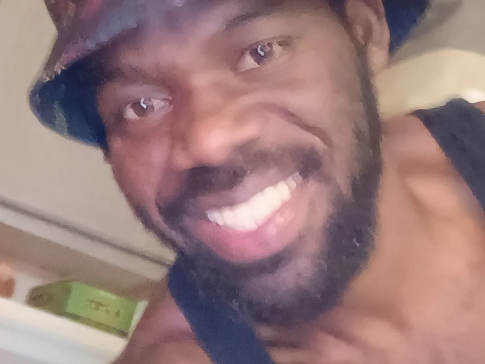 Lowesa: офлайн-секс-чат