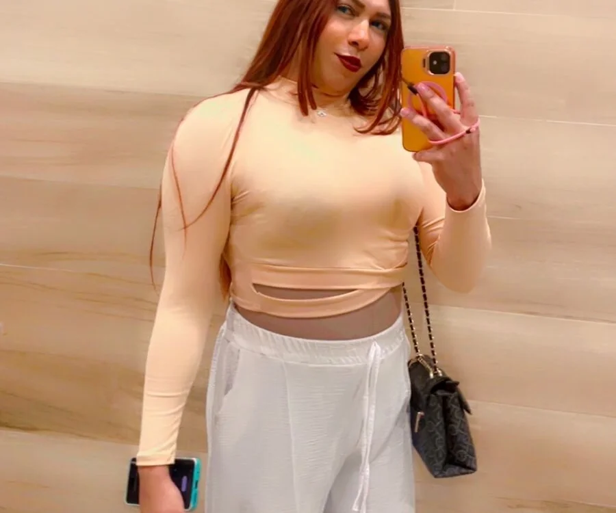 TransBollat Adlı Modelin Çevrimdışı XXX Sohbeti
