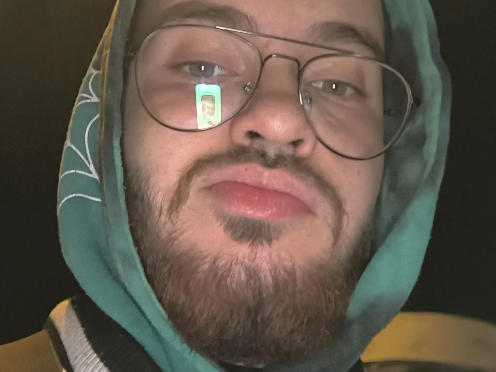 theboss_03's Offline Chat Room