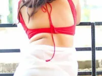 Model mia_your