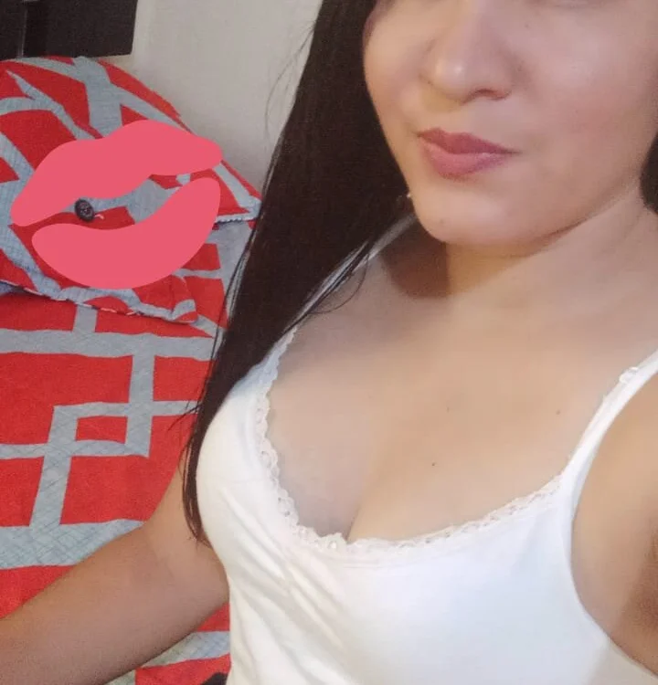 esmeralda_stonee's Offline Chat Room