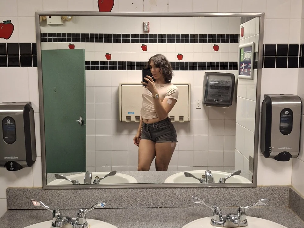 jazmintsmora's Offline Chat Room