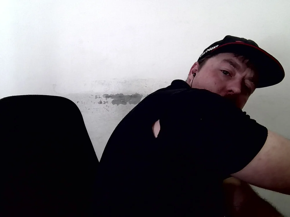 pumper6000's Offline XXX Chat
